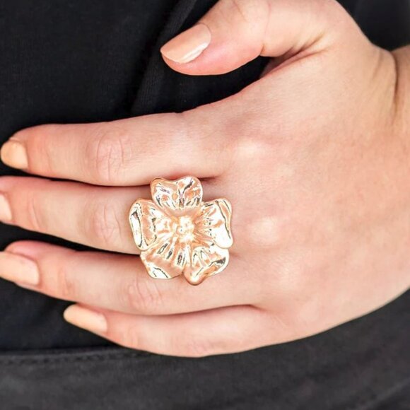 Paparazzi Jewelry Accessories - Tropical Gardens - Rose Gold Ring - Vintage - Picture 3 of 4